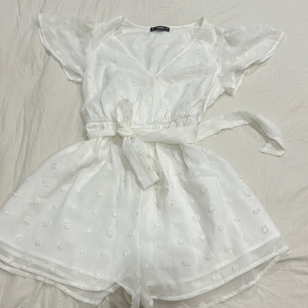 White shein romper. Size small.